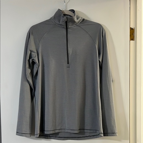 Under Armour Tops - Women’s Under Armour 1/4 Quarter-Zip Pullover